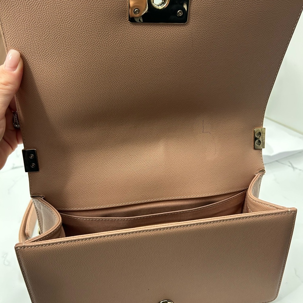 SOLD PRIVATE
Chanel Le Boy Old Medium Light Gold Hardware - Picture 4 of 16